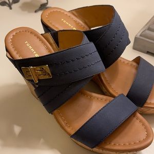 Tommy Hilfiger size 7.5 cork wedge shoe